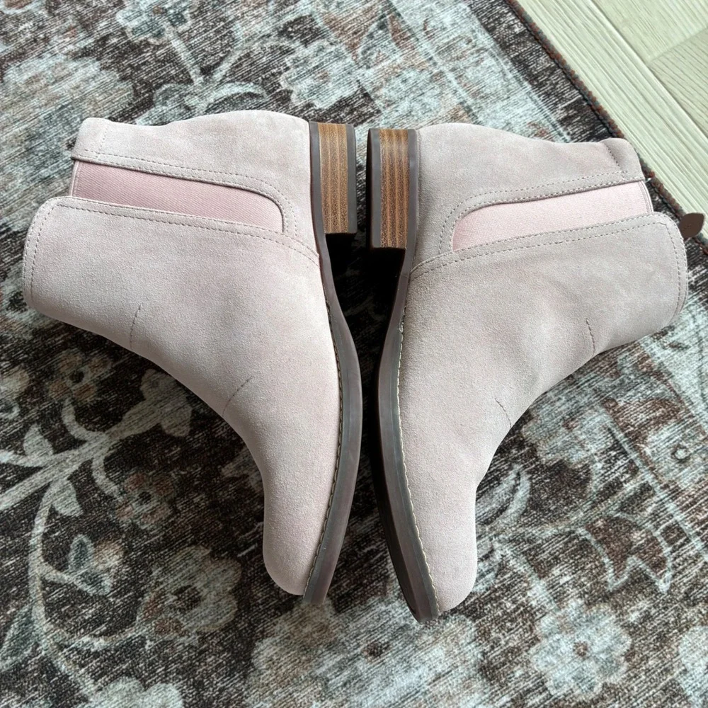 Spenco Ivy Pale Pink Suede Ankle Booties Side Zip Womens 8.5 B Orthotic Support